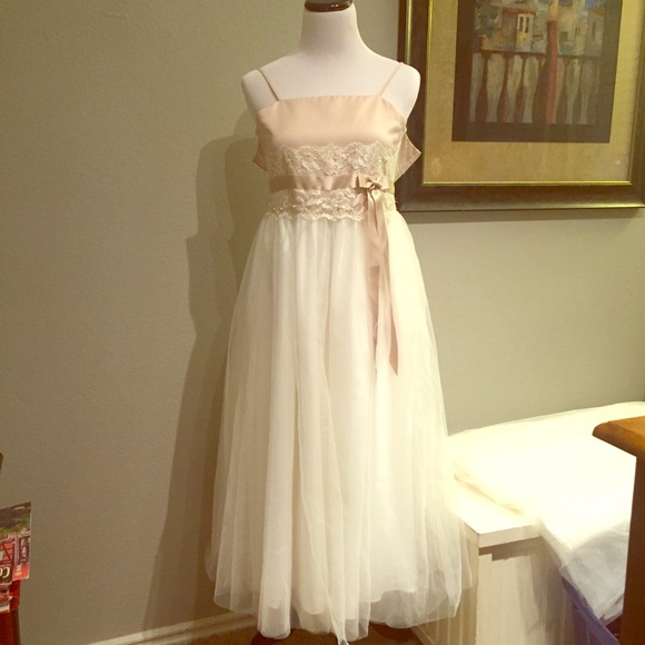 David’s Bridal Ivory Flower Girl Dress Size 8 - Picture 1 of 6